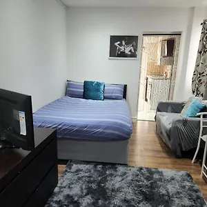  Guest house Studio At Chadwell Heath