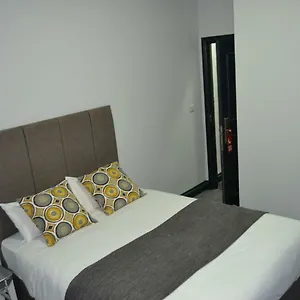 2* Hotel Manor House London